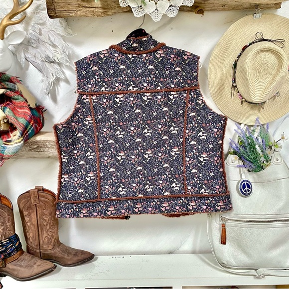 Farmhouse Teddy boho floral vest w prairie country peasant cabin vibe - Picture 10 of 12